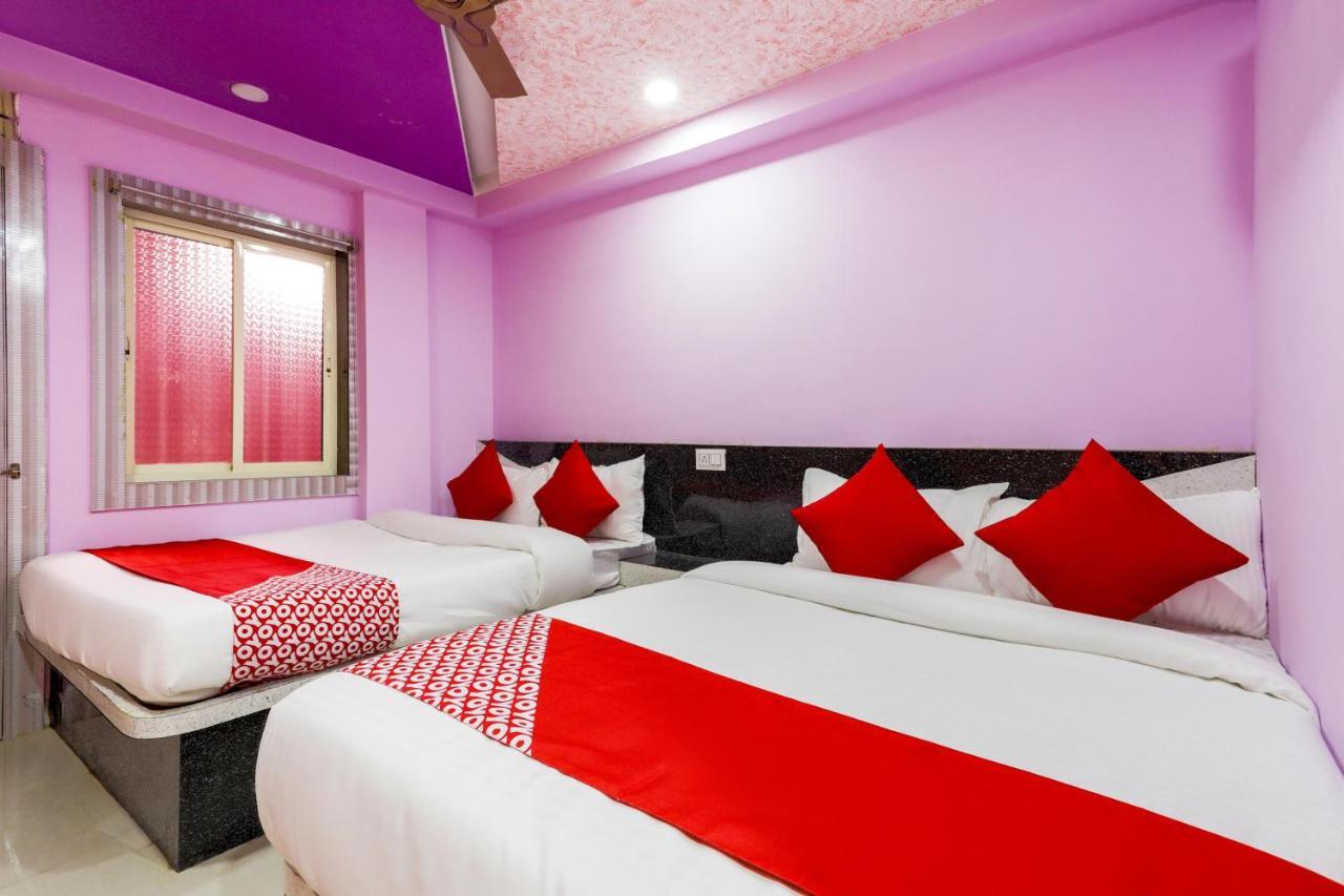 Oyo 45752 Hotel Sb Palace Godarpura Eksteriør bilde